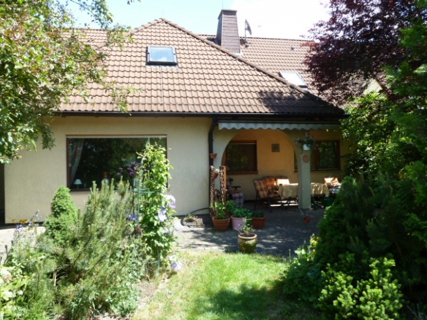 Fulda-West: Einfamilienhaus mit großem Grundstück